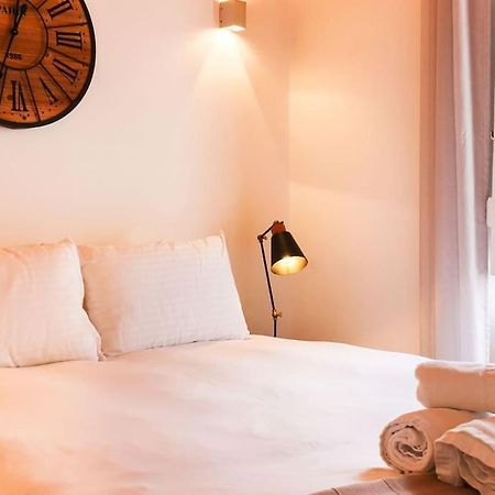 Vita Portucale ! Campo Ourique Design W/ Balcony Lisboa Ngoại thất bức ảnh