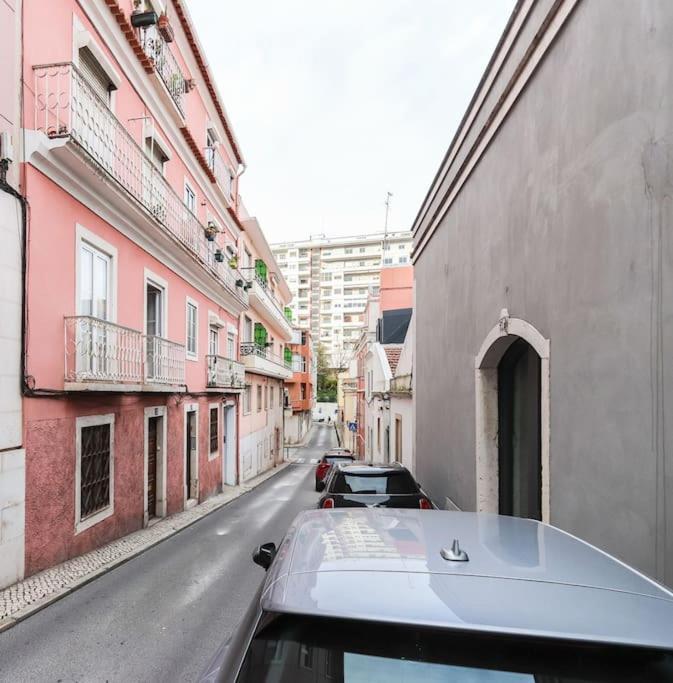 Vita Portucale ! Campo Ourique Design W/ Balcony Lisboa Ngoại thất bức ảnh