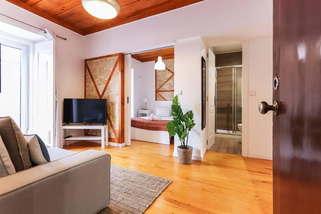 Vita Portucale ! Campo Ourique Design W/ Balcony Lisboa Ngoại thất bức ảnh