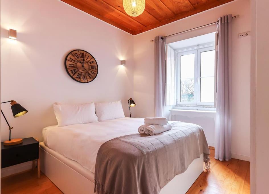Vita Portucale ! Campo Ourique Design W/ Balcony Lisboa Ngoại thất bức ảnh