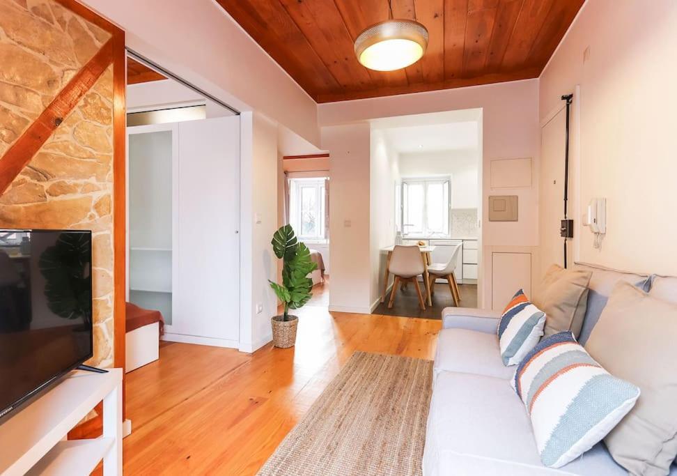 Vita Portucale ! Campo Ourique Design W/ Balcony Lisboa Ngoại thất bức ảnh