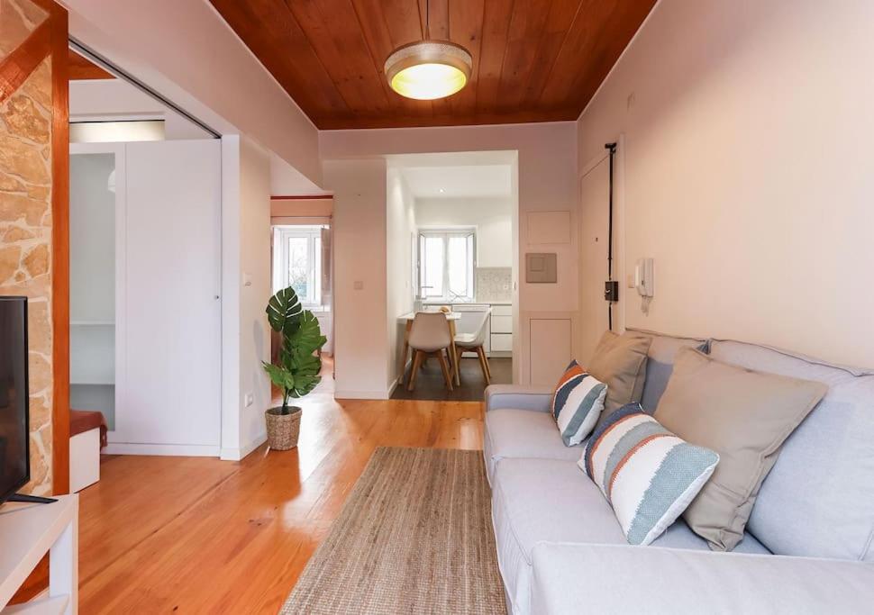 Vita Portucale ! Campo Ourique Design W/ Balcony Lisboa Ngoại thất bức ảnh